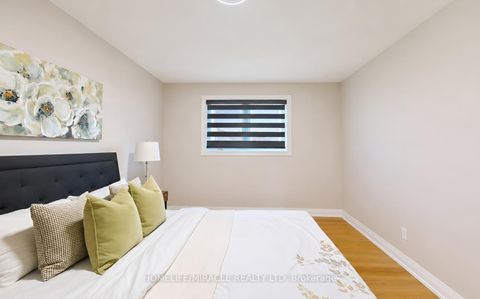 Photo 25 at 8 Loire Court, Clairville, Toronto