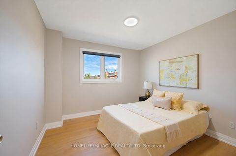 Photo 31 at 8 Loire Court, Clairville, Toronto