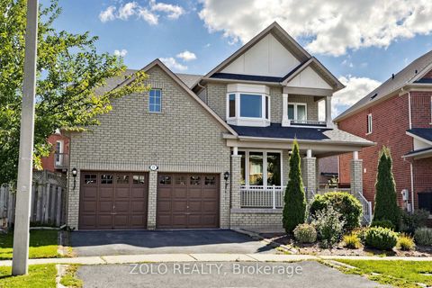 Photo 2 at 19 Waldron Crescent, Oak Ridges, Richmond Hill