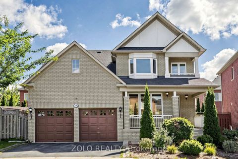 Photo 3 at 19 Waldron Crescent, Oak Ridges, Richmond Hill