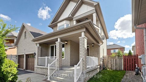 Photo 4 at 19 Waldron Crescent, Oak Ridges, Richmond Hill