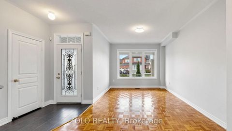 Photo 8 at 19 Waldron Crescent, Oak Ridges, Richmond Hill