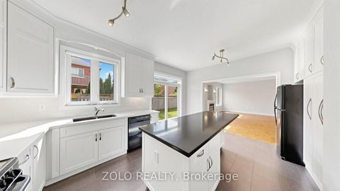 Photo 17 at 19 Waldron Crescent, Oak Ridges, Richmond Hill