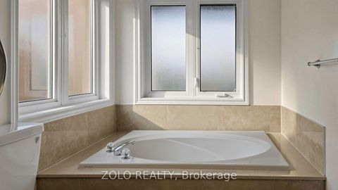 Photo 25 at 19 Waldron Crescent, Oak Ridges, Richmond Hill