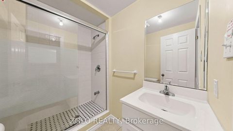 Photo 39 at 19 Waldron Crescent, Oak Ridges, Richmond Hill