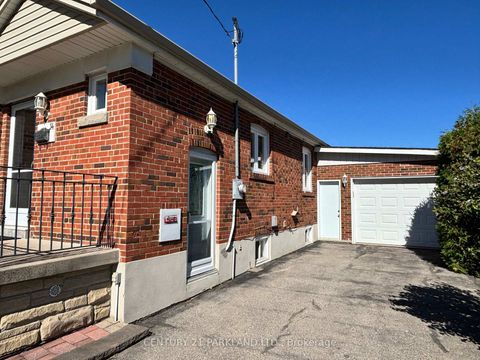 Photo 2 at 14 Orlando Boulevard, Maryvale, Toronto
