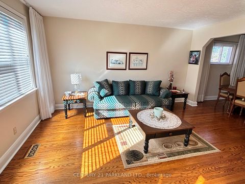Photo 4 at 14 Orlando Boulevard, Maryvale, Toronto