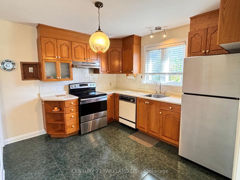 Photo 7 at 14 Orlando Boulevard, Maryvale, Toronto