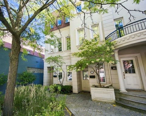 Photo 3 at 16 - 645 Davenport Road, Casa Loma, Toronto