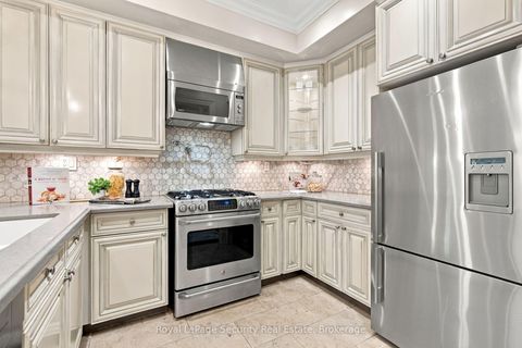 Photo 19 at 16 - 645 Davenport Road, Casa Loma, Toronto