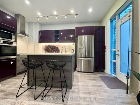 Photo 9 at 110 - 18 Spring Garden Avenue, Willowdale East, Toronto