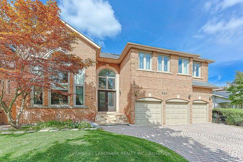 Photo 1 at 252 Dunview Avenue N, Willowdale East, Toronto