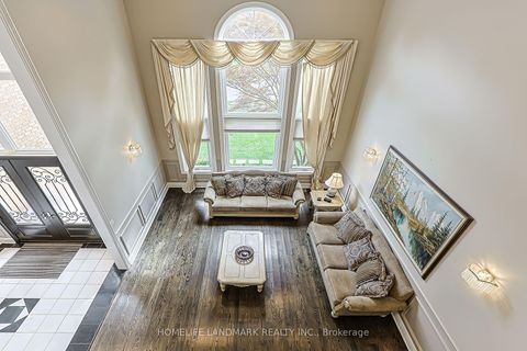 Photo 8 at 252 Dunview Avenue N, Willowdale East, Toronto