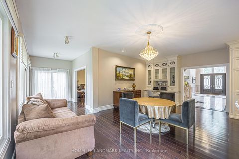 Photo 14 at 252 Dunview Avenue N, Willowdale East, Toronto