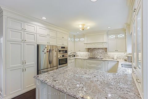 Photo 17 at 252 Dunview Avenue N, Willowdale East, Toronto