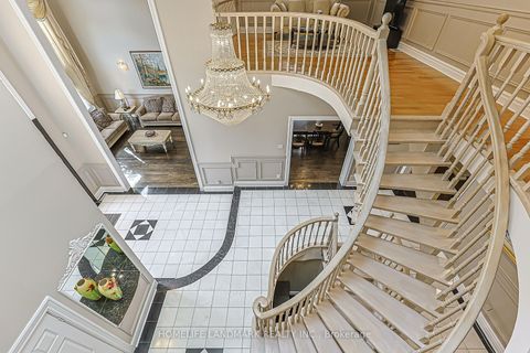Photo 22 at 252 Dunview Avenue N, Willowdale East, Toronto