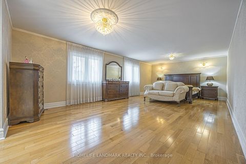 Photo 26 at 252 Dunview Avenue N, Willowdale East, Toronto