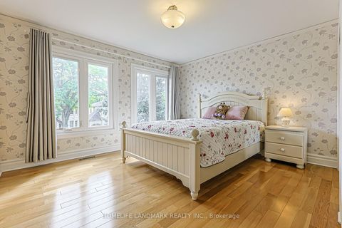 Photo 35 at 252 Dunview Avenue N, Willowdale East, Toronto