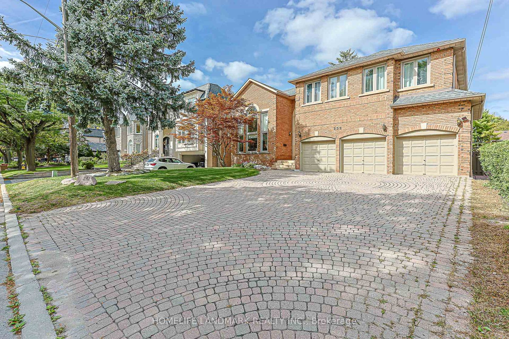 252 Dunview Avenue N, Willowdale East, Toronto 