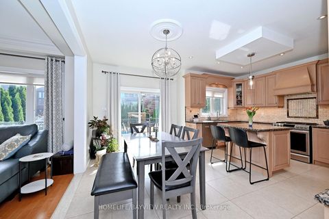 Photo 12 at 59 Vitlor Drive, Oak Ridges, Richmond Hill