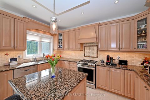 Photo 15 at 59 Vitlor Drive, Oak Ridges, Richmond Hill
