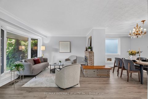 Photo 4 at 3 Minstrel Drive, Queensway, Toronto