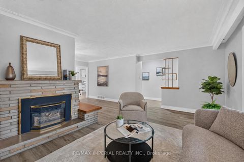 Photo 7 at 3 Minstrel Drive, Queensway, Toronto