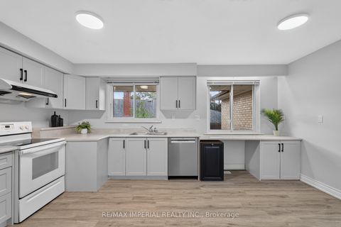 Photo 13 at 3 Minstrel Drive, Queensway, Toronto