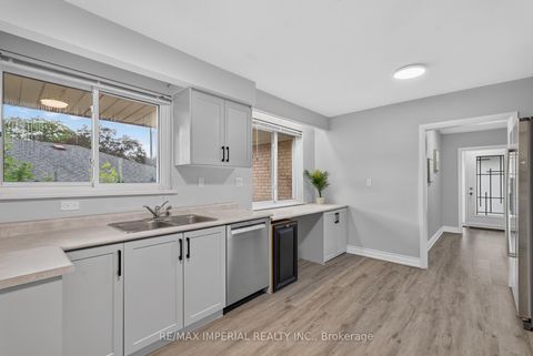 Photo 14 at 3 Minstrel Drive, Queensway, Toronto