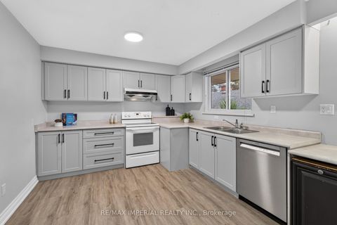 Photo 15 at 3 Minstrel Drive, Queensway, Toronto