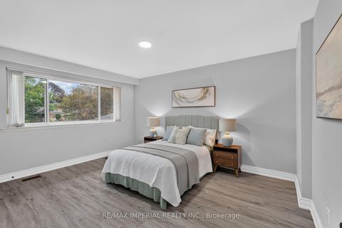 Photo 18 at 3 Minstrel Drive, Queensway, Toronto