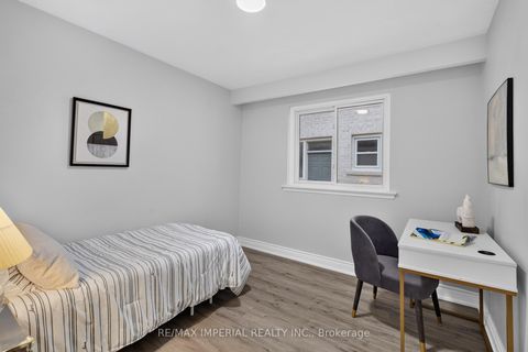 Photo 25 at 3 Minstrel Drive, Queensway, Toronto