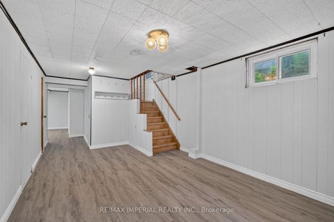Photo 30 at 3 Minstrel Drive, Queensway, Toronto