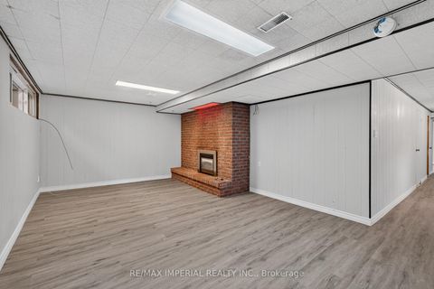 Photo 32 at 3 Minstrel Drive, Queensway, Toronto
