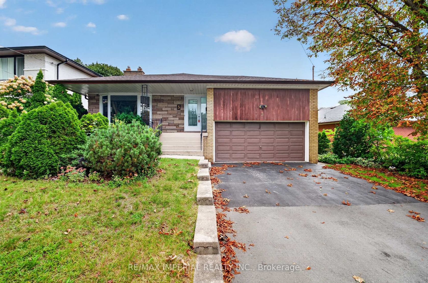 3 Minstrel Drive, Queensway, Toronto 