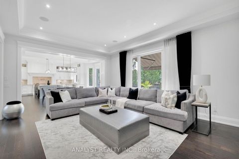 Photo 4 at 106 Donhill Crescent, Kleinburg, Vaughan