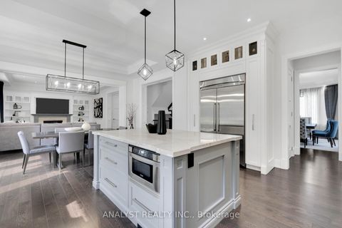 Photo 7 at 106 Donhill Crescent, Kleinburg, Vaughan