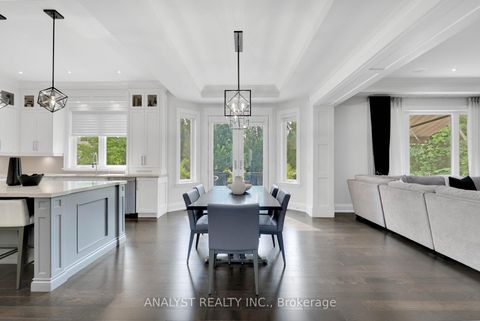 Photo 9 at 106 Donhill Crescent, Kleinburg, Vaughan
