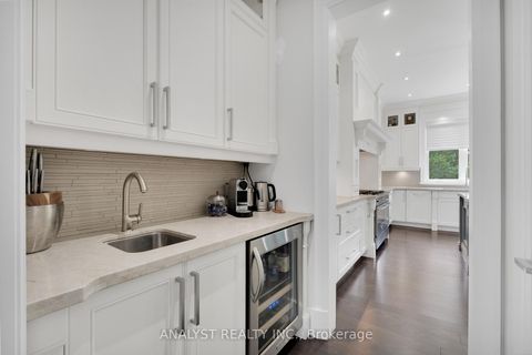 Photo 12 at 106 Donhill Crescent, Kleinburg, Vaughan