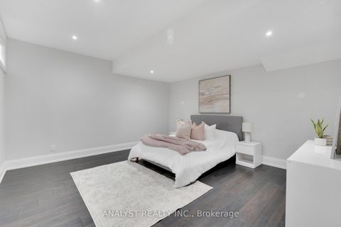 Photo 35 at 106 Donhill Crescent, Kleinburg, Vaughan