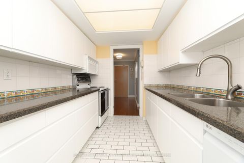 Photo 5 at 405 - 5 Kenneth Avenue, Willowdale East, Toronto