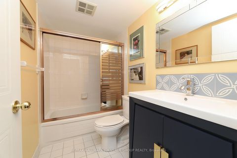 Photo 11 at 405 - 5 Kenneth Avenue, Willowdale East, Toronto
