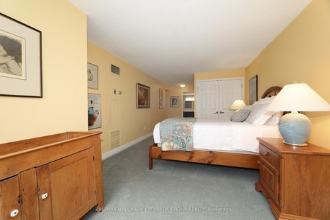 Photo 13 at 405 - 5 Kenneth Avenue, Willowdale East, Toronto