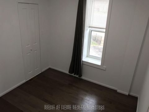 Photo 11 at 104 Danforth Road, Oakridge, Toronto