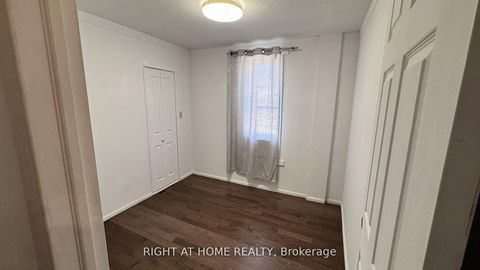 Photo 12 at 104 Danforth Road, Oakridge, Toronto