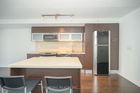 Photo 6 at 1405 - 386 Yonge Street, Bay Street Corridor, Toronto