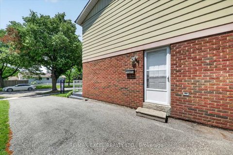 Photo 25 at 26 Lighthall Crescent, Malvern, Toronto