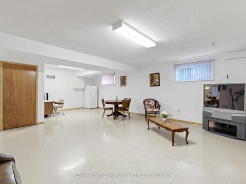 Photo 33 at 35 May Avenue, North Richvale, Richmond Hill