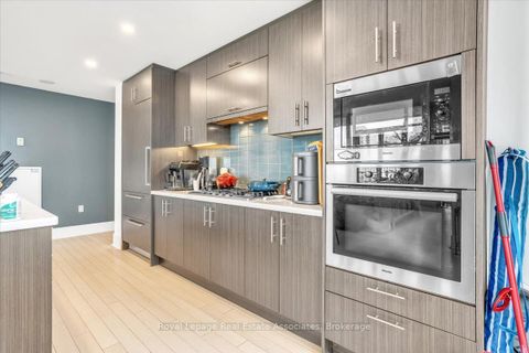 Photo 10 at 323 - 29 Queens Quay E, Waterfront Communities C8, Toronto