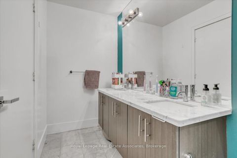 Photo 22 at 323 - 29 Queens Quay E, Waterfront Communities C8, Toronto